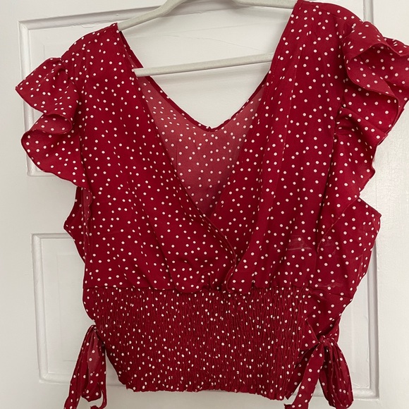 Cute red crop top - Picture 2 of 3